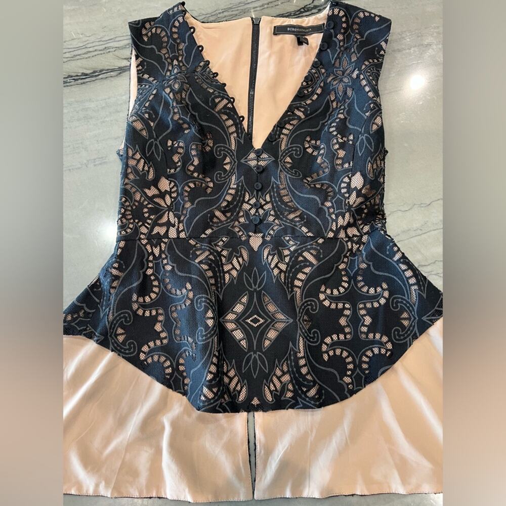 BCBGMaxAzria XXS Black and Cream Lace Fitted Deep V-Neck Peplum Top Retail $228 - Picture 2 of 8